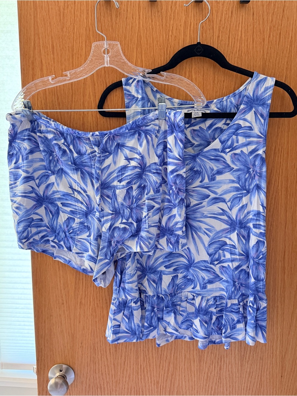Tommy Bahamas Sleeveless Blue Floral Tank Top and short Pajama Set - Blue